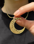 Inna Ma’al Usri Yusra Crescent Moon Necklace - Ergosalah - Ergonomic padded prayer mat for knee support