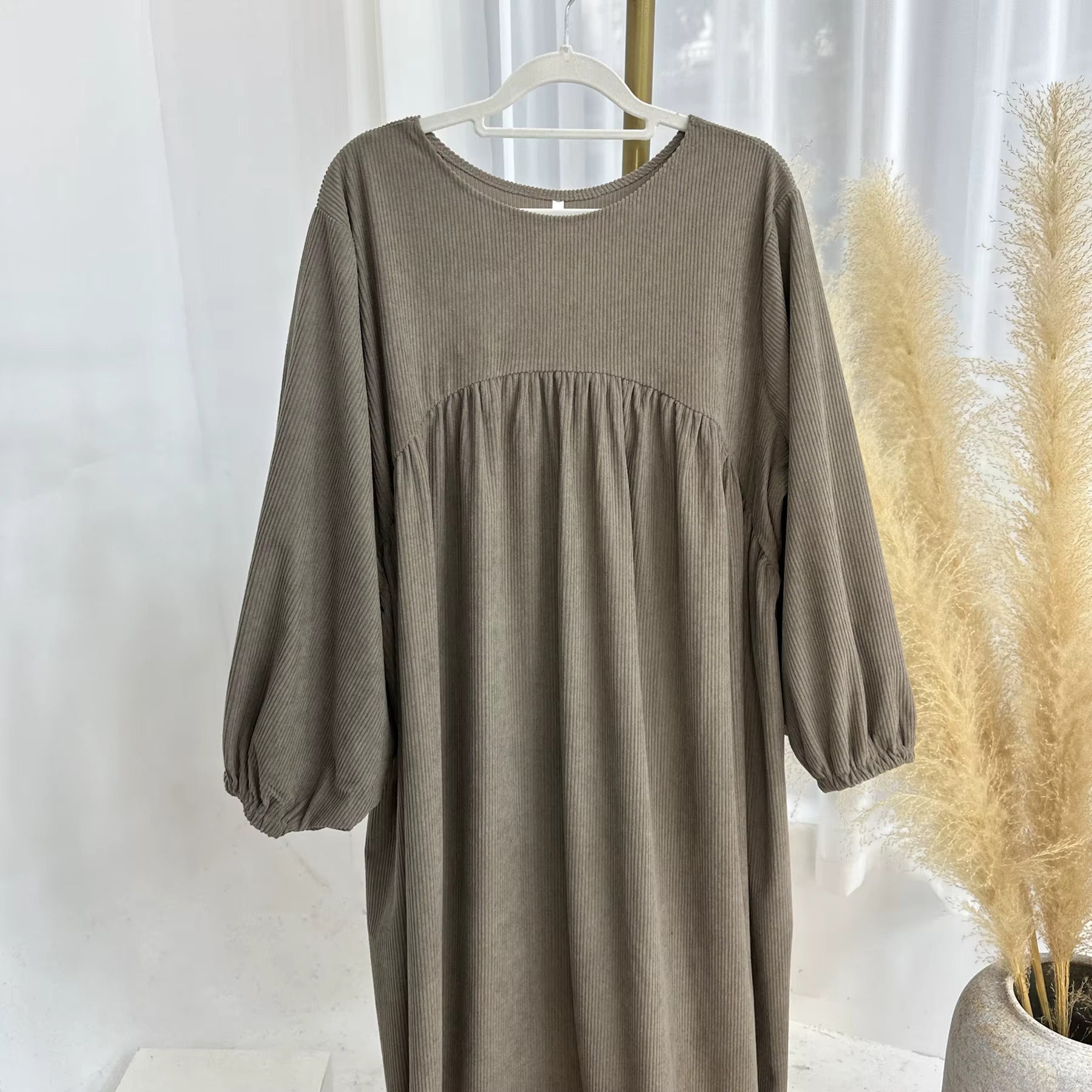 Elegant Warm Corduroy Abaya - Ergosalah - Ergonomic padded prayer mat for knee support