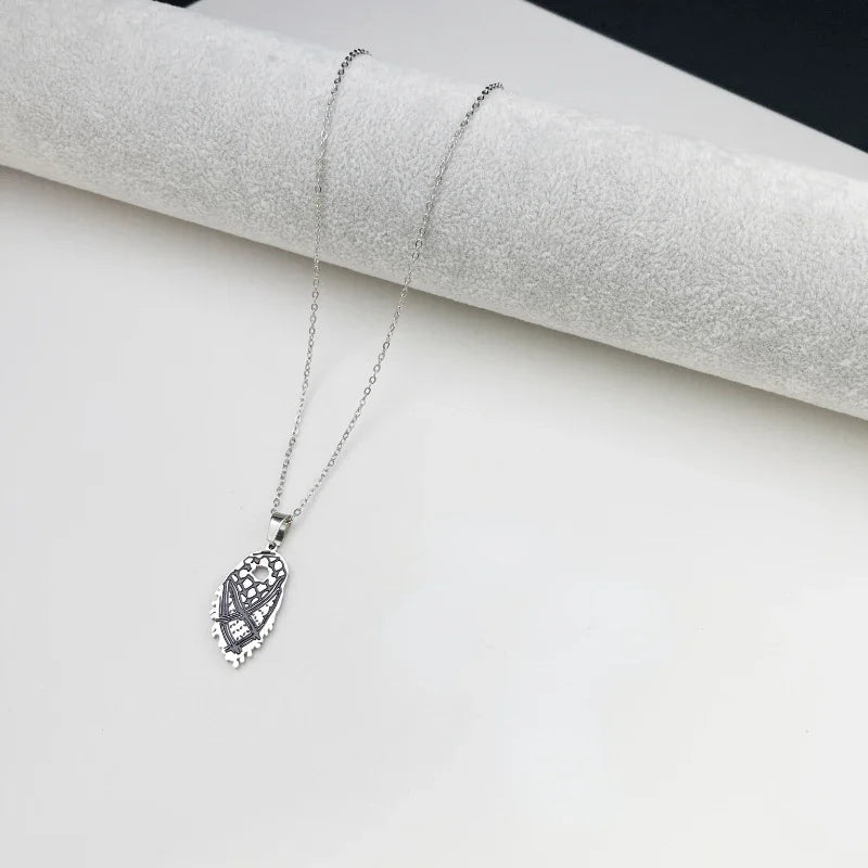 Keffiyeh Scarf Necklace - Ergosalah - Ergonomic padded prayer mat for knee support