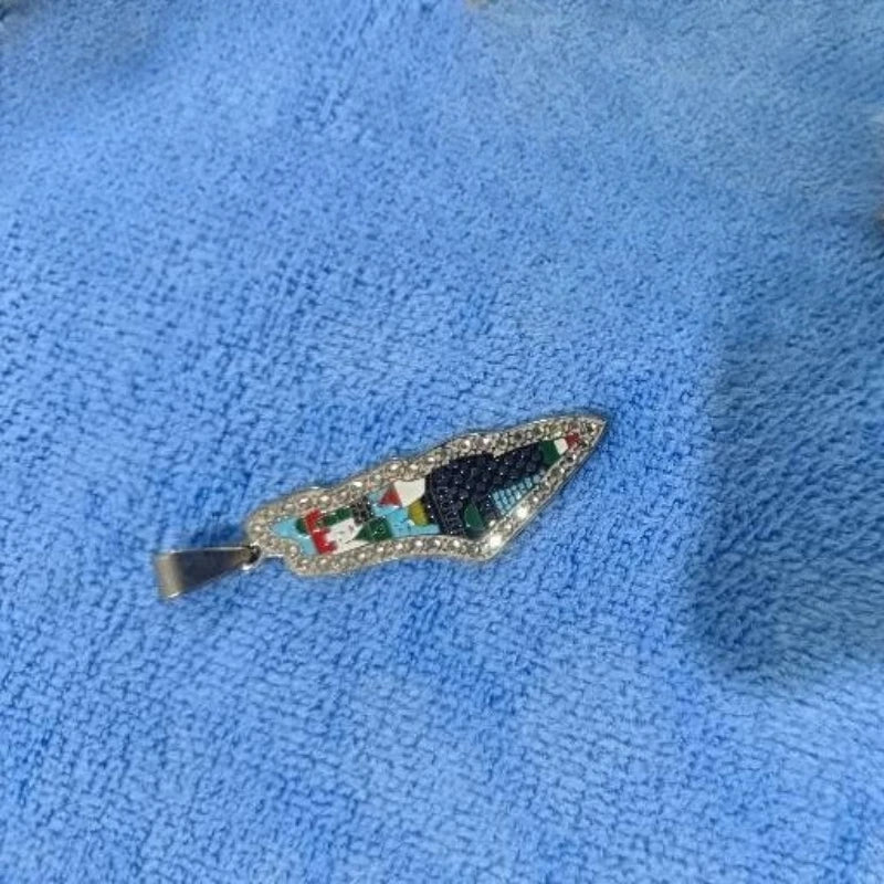 Palestine Kufiya Map Necklace - Ergosalah - Ergonomic padded prayer mat for knee support