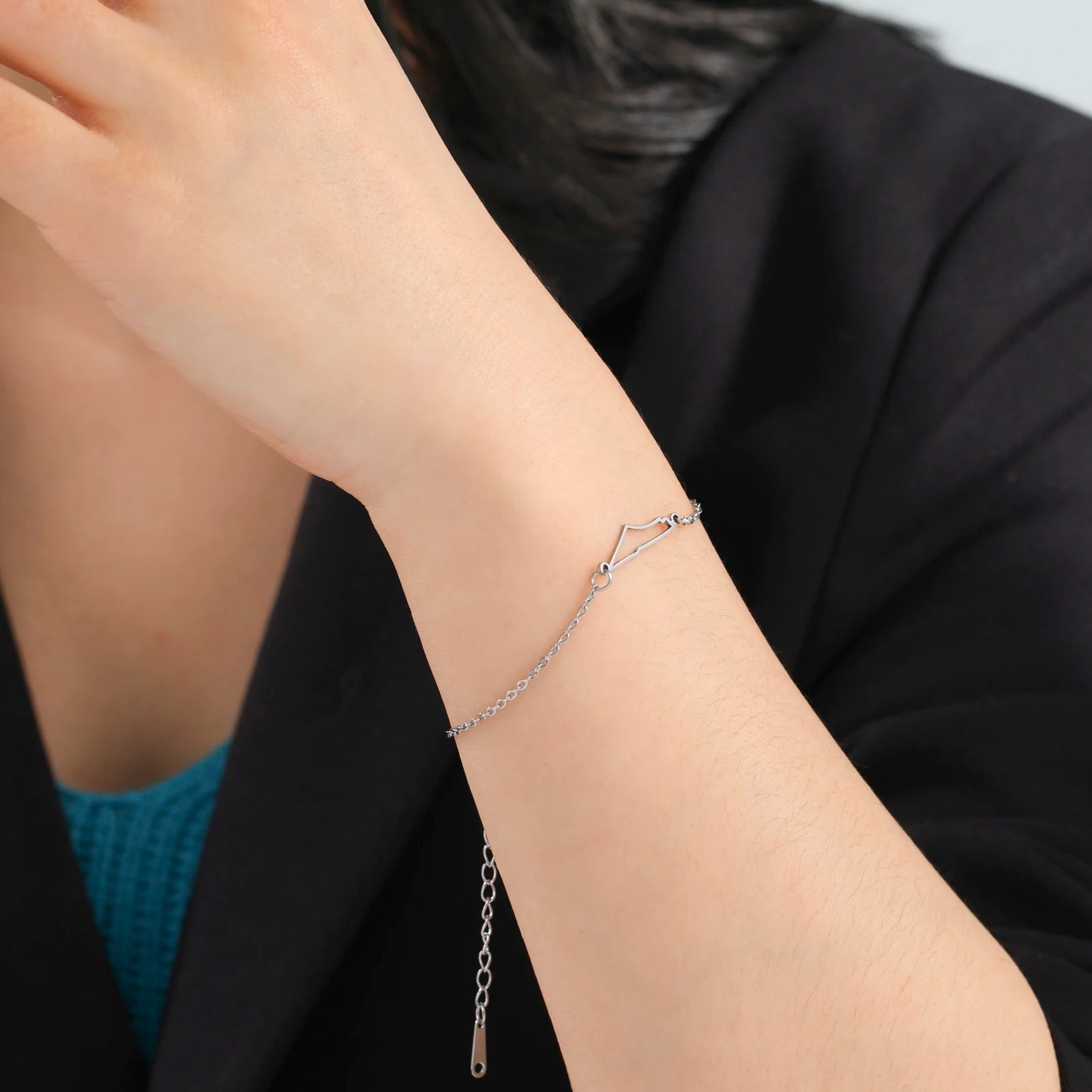 Palestine Map Bracelet for Women - Ergosalah - Ergonomic padded prayer mat for knee support